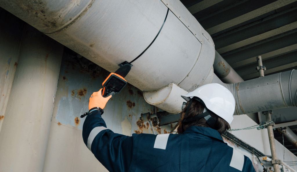 Innovation Without Disruption: What a Thickness Sensor Reveals About Sociotechnical Systems in Industrial Inspection