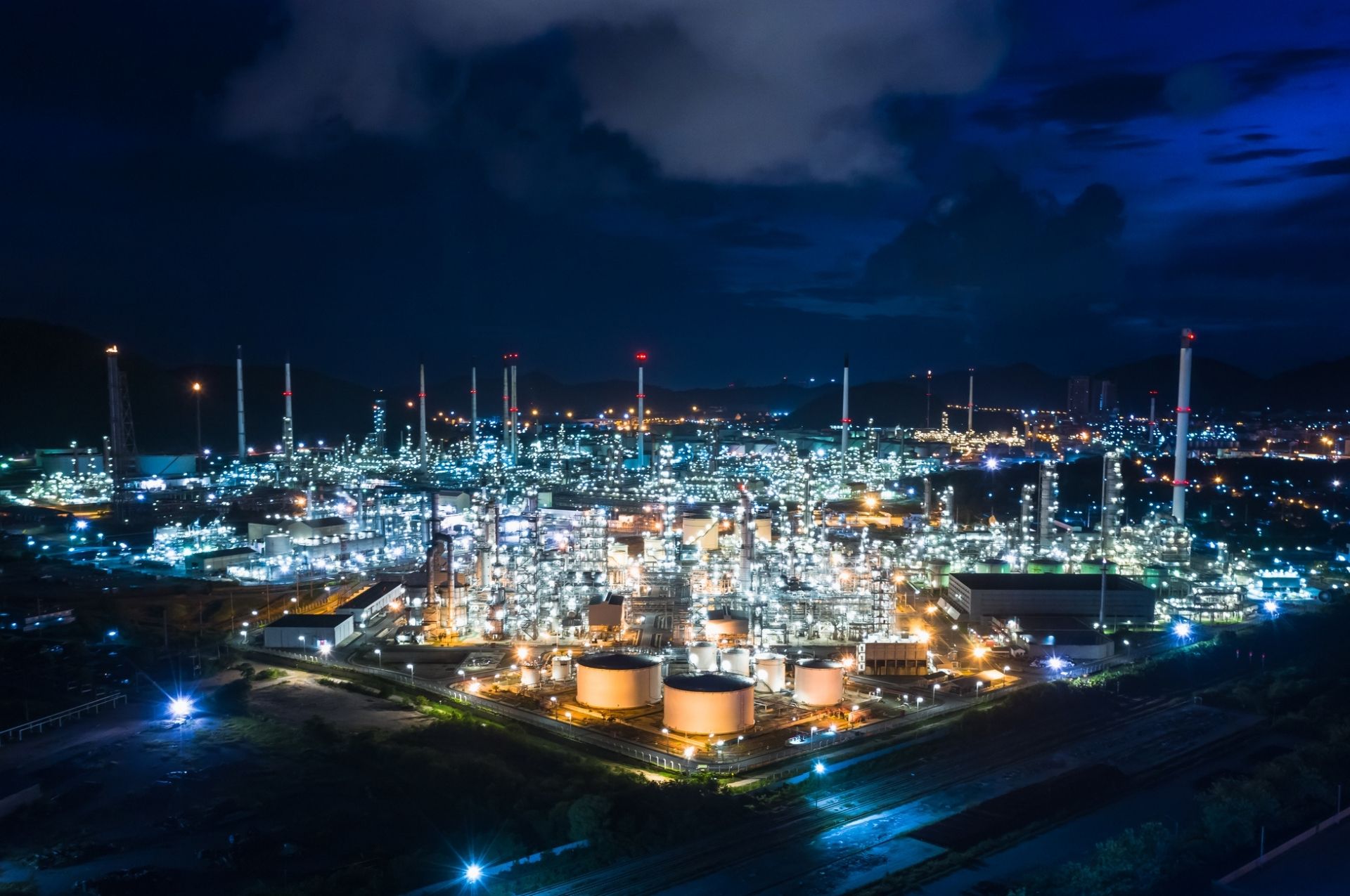 Innovation Without Disruption: What a Thickness Sensor Reveals About Sociotechnical Systems in Industrial Inspection